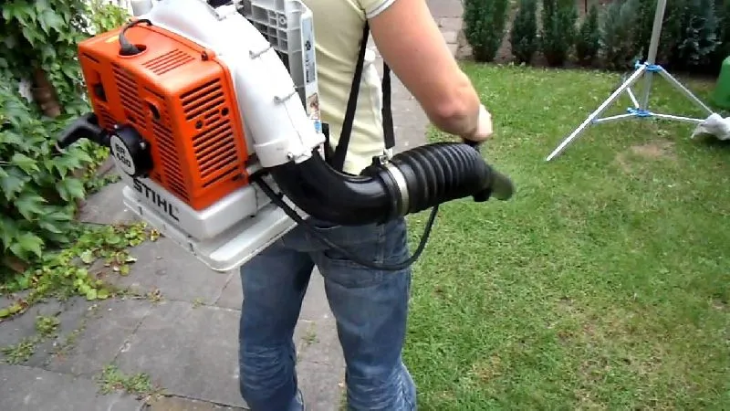 Stihl BR-420, 56.5-cc Powerful Backpack Petrol Leaf Blower