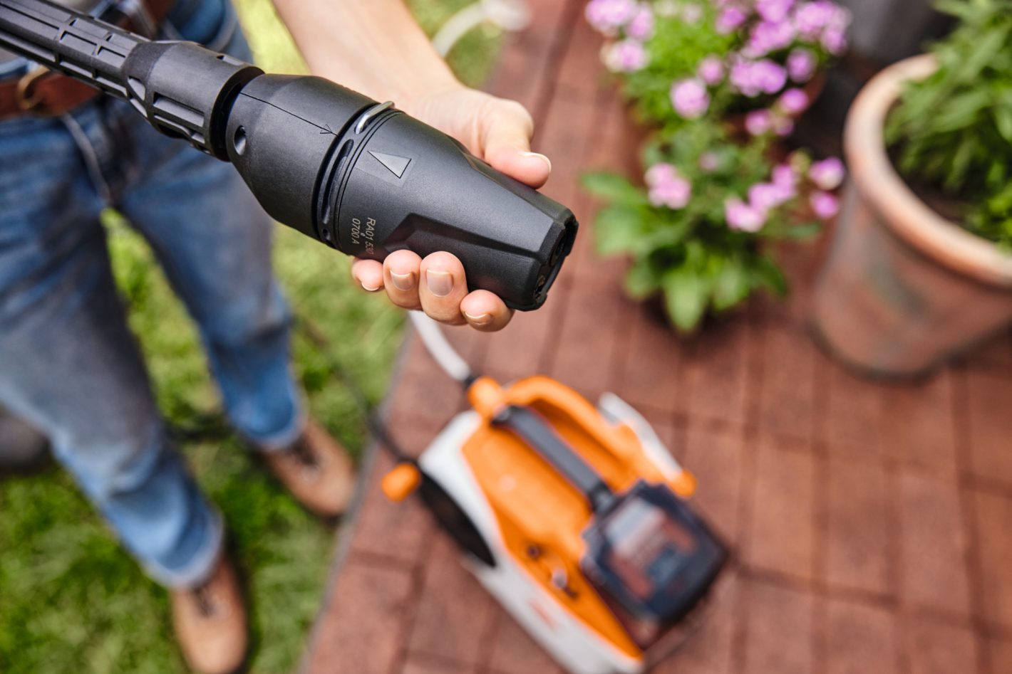 REA 60 PLUS Cordless pressure washer