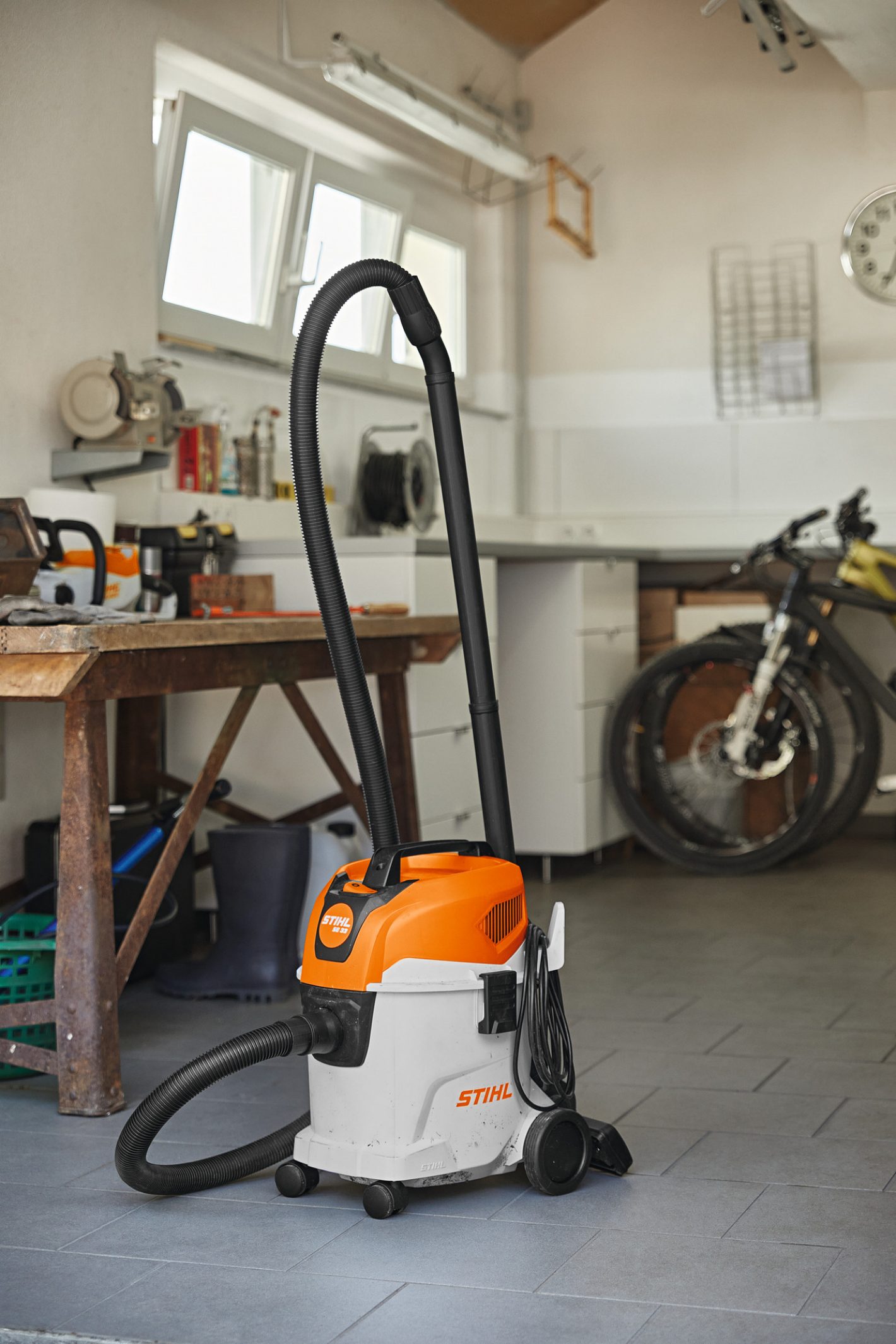 SE 33 Electric Vacuum Cleaner