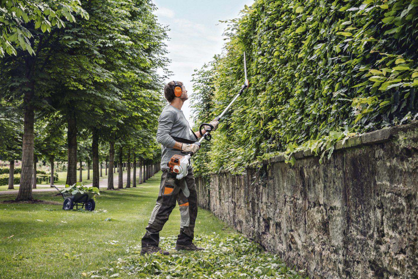 HL 94 LONG REACH HEDGE TRIMMER
